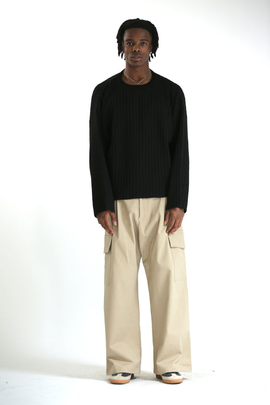 Maglione scollato a costine nero