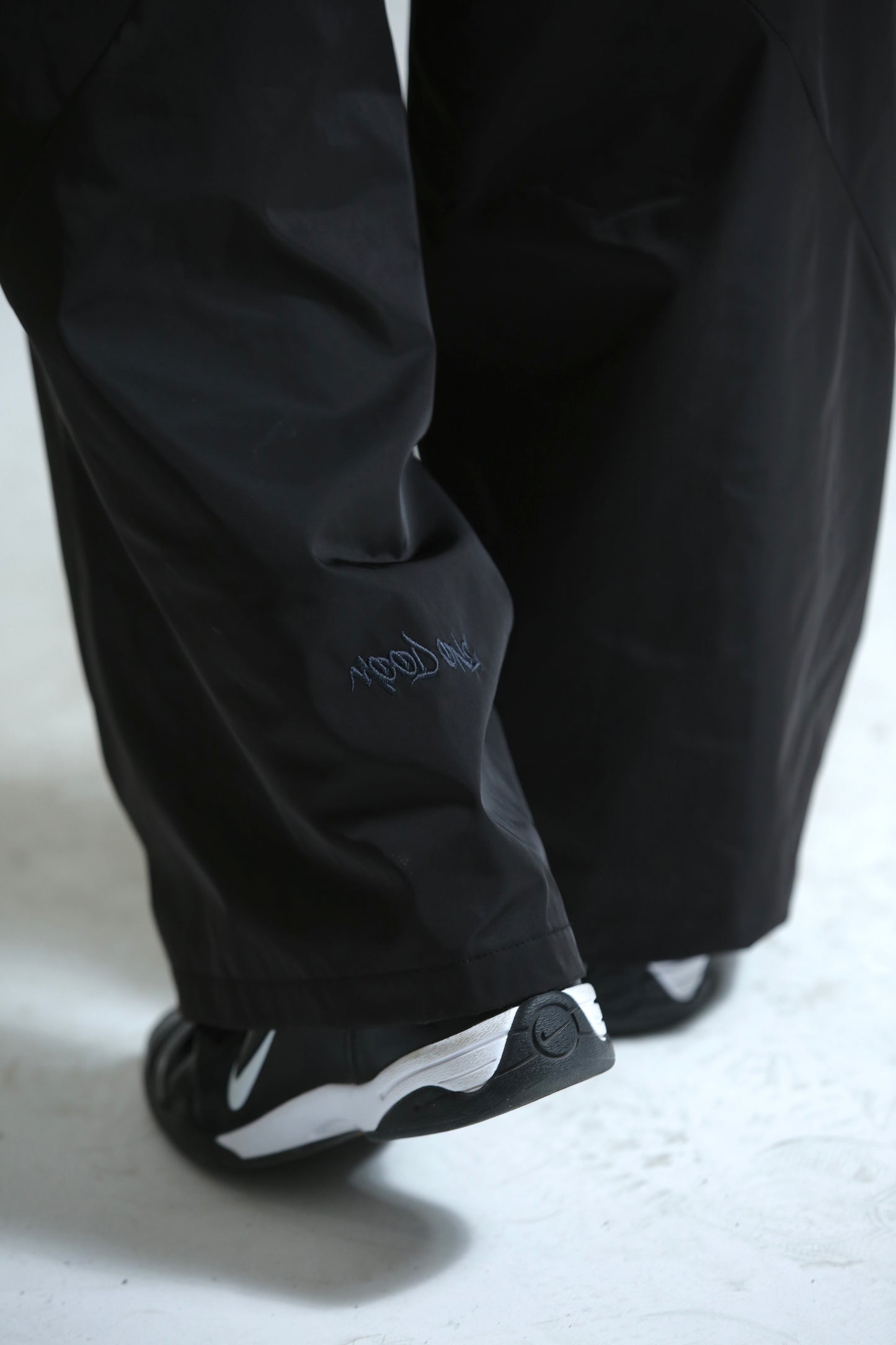 Pantalone taglio intarsio nylon nero