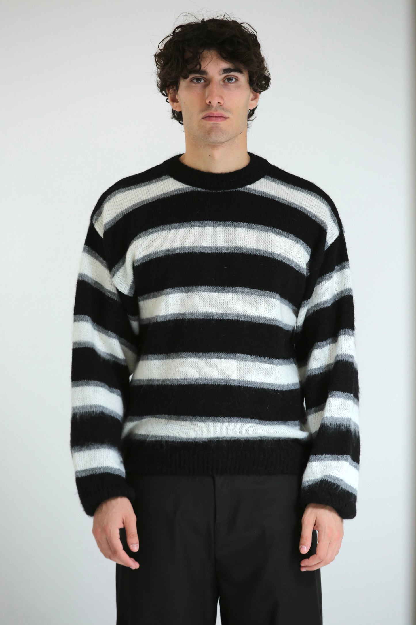 Maglione mohair a fasce grigio nero bianco