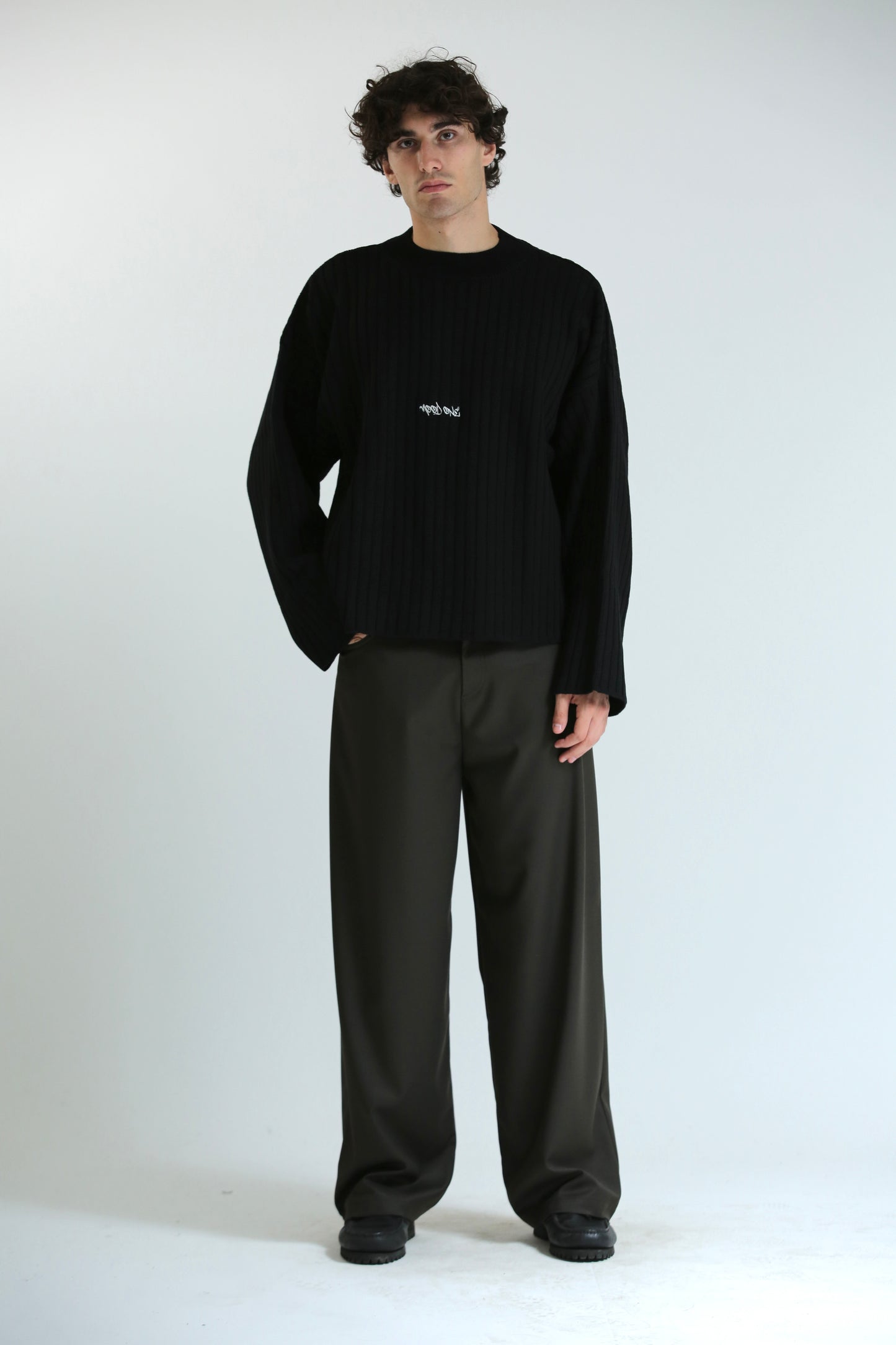 Maglione crop logo nero