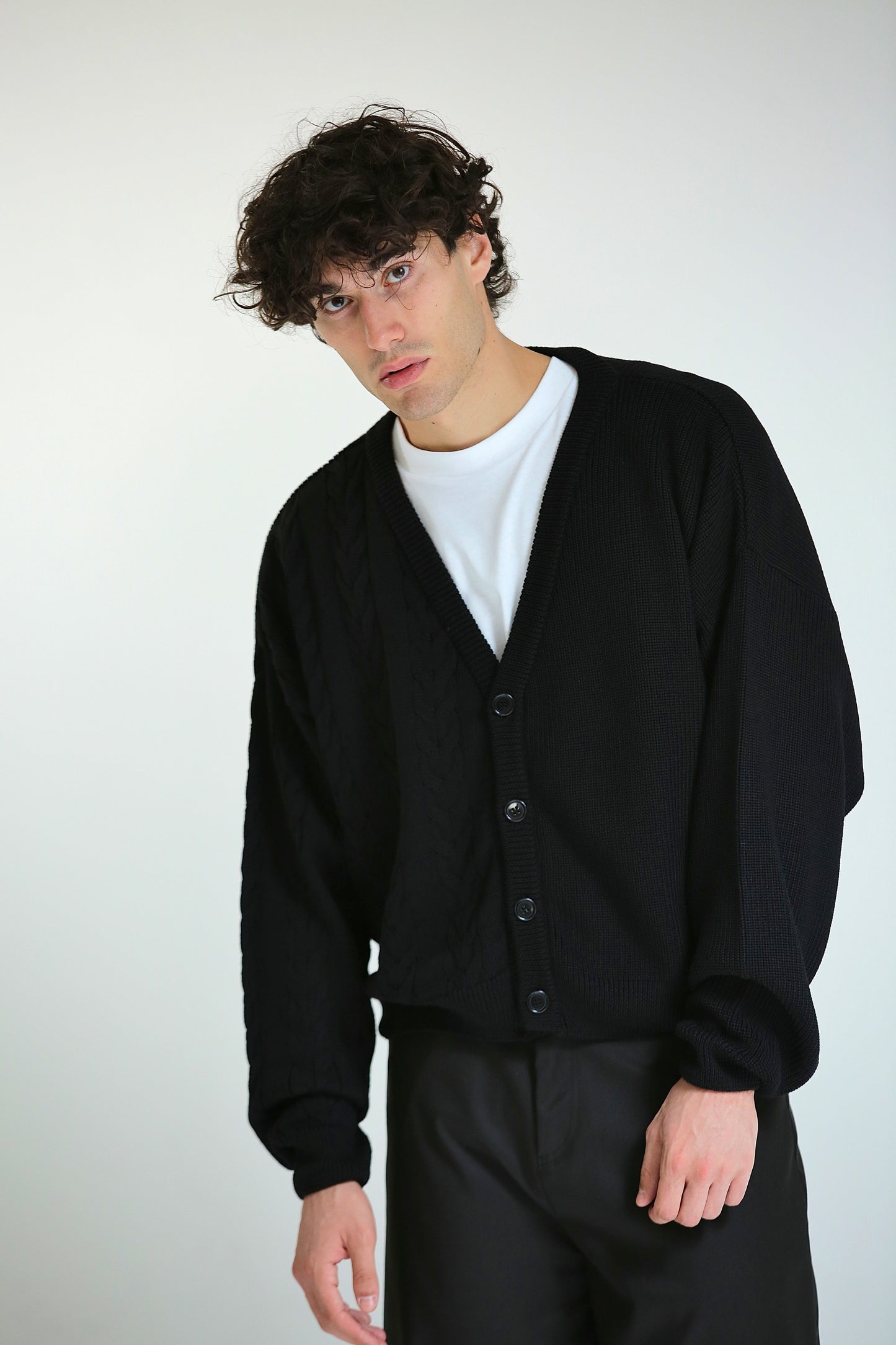 Cardigan crop metà intrecciato nero