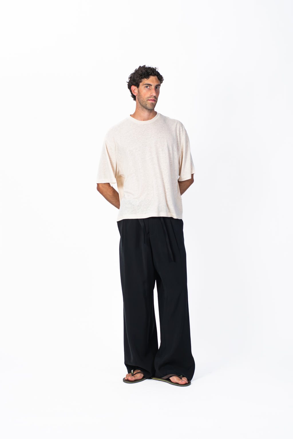 T beige