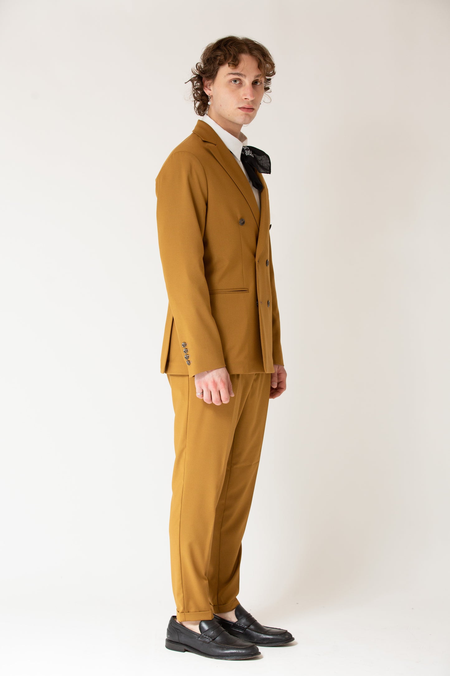 Pantalone fondo stretto ocra