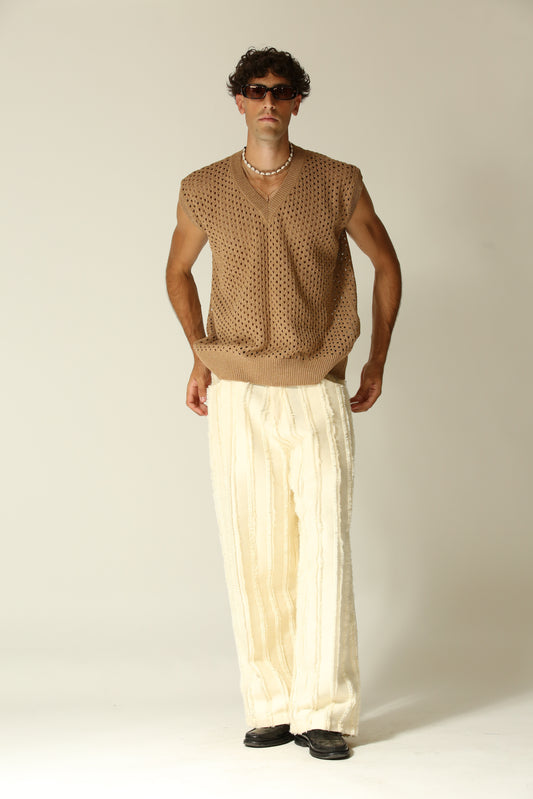 Smanicato traforato scollo V beige