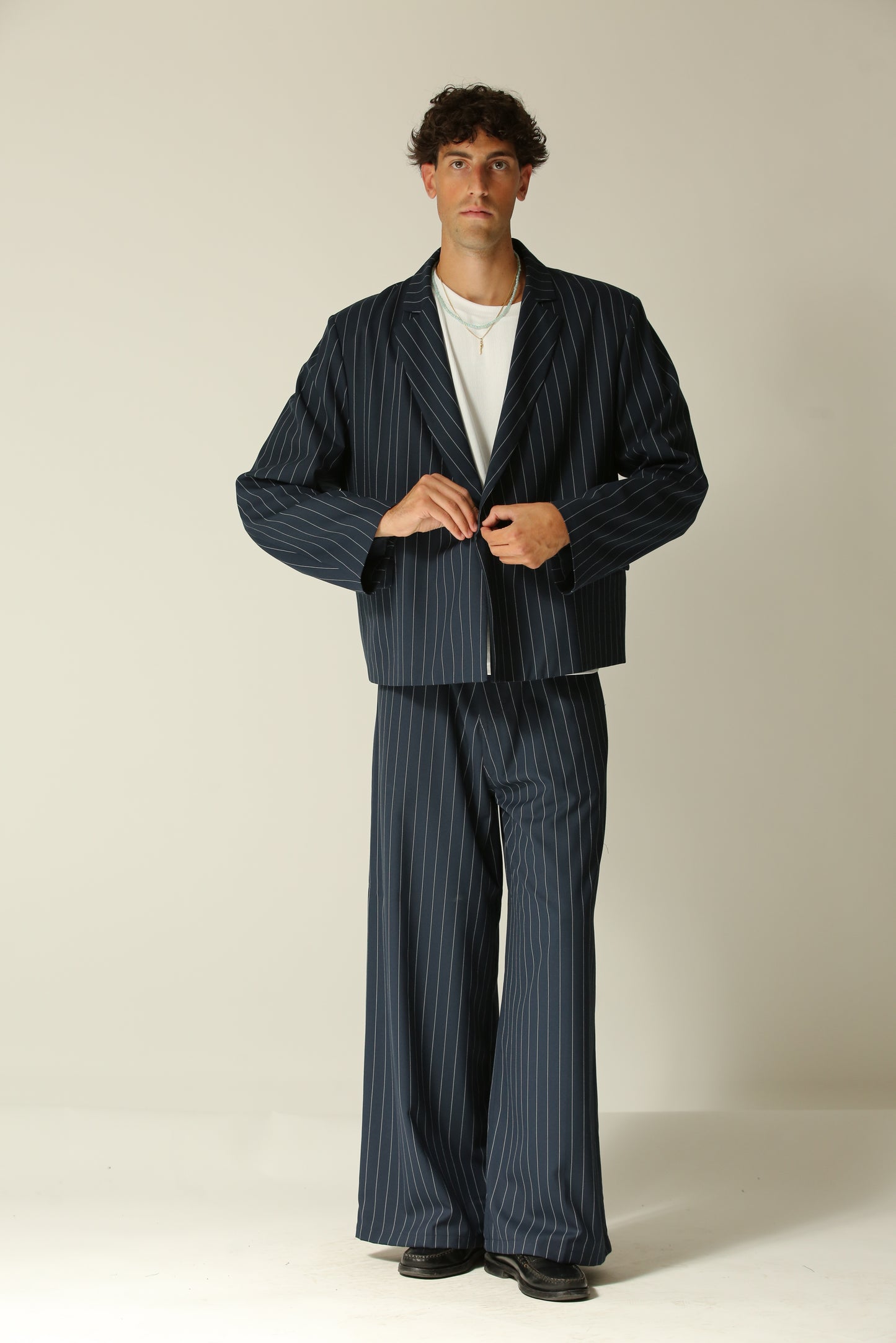 Giacca crop monopetto gessata blu