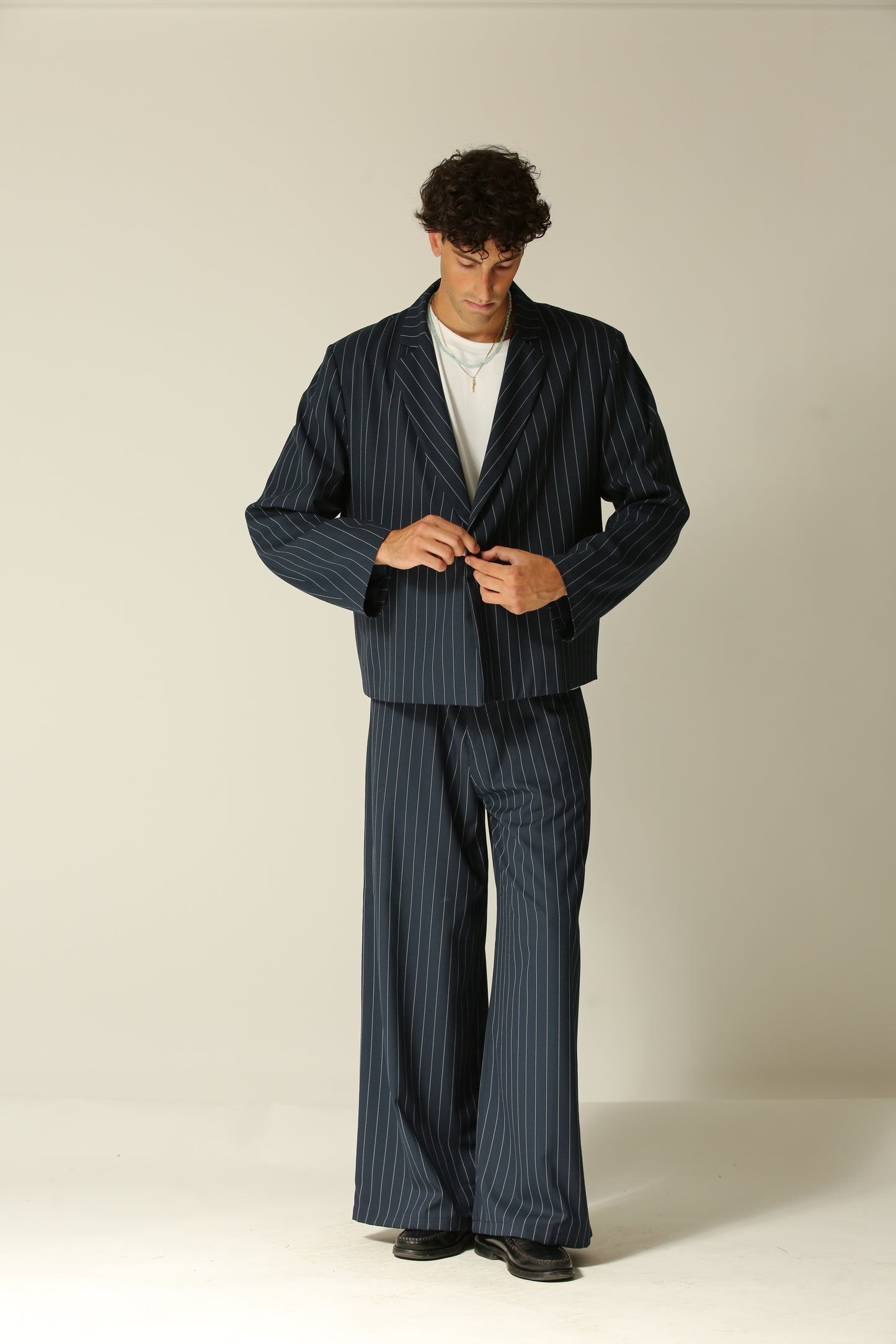 Giacca crop monopetto gessata blu