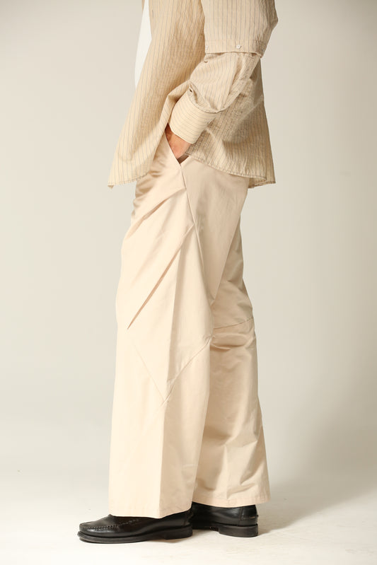 Pantaloni nylon costruito