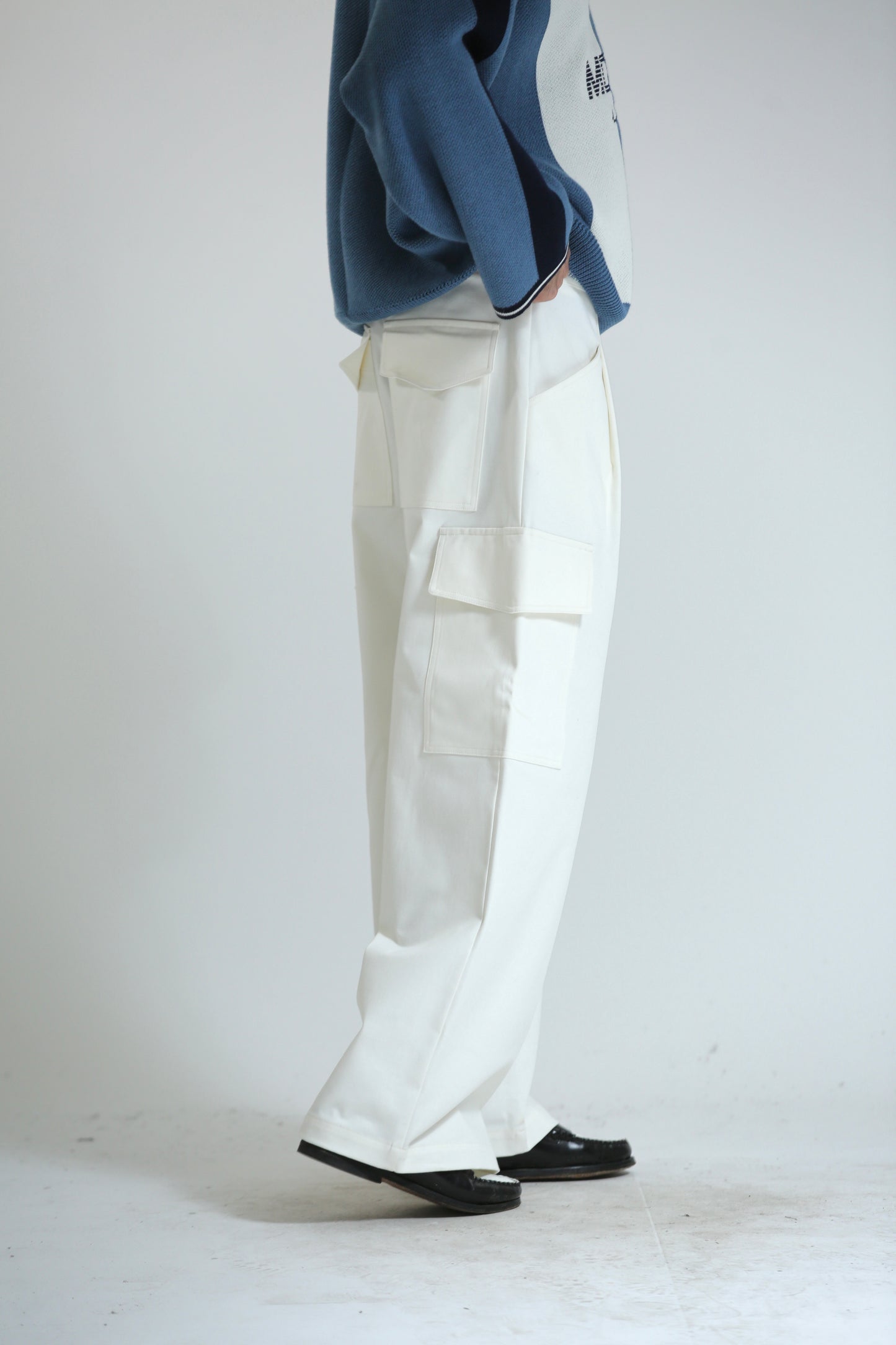 Pantalone tasconato bianco cotone