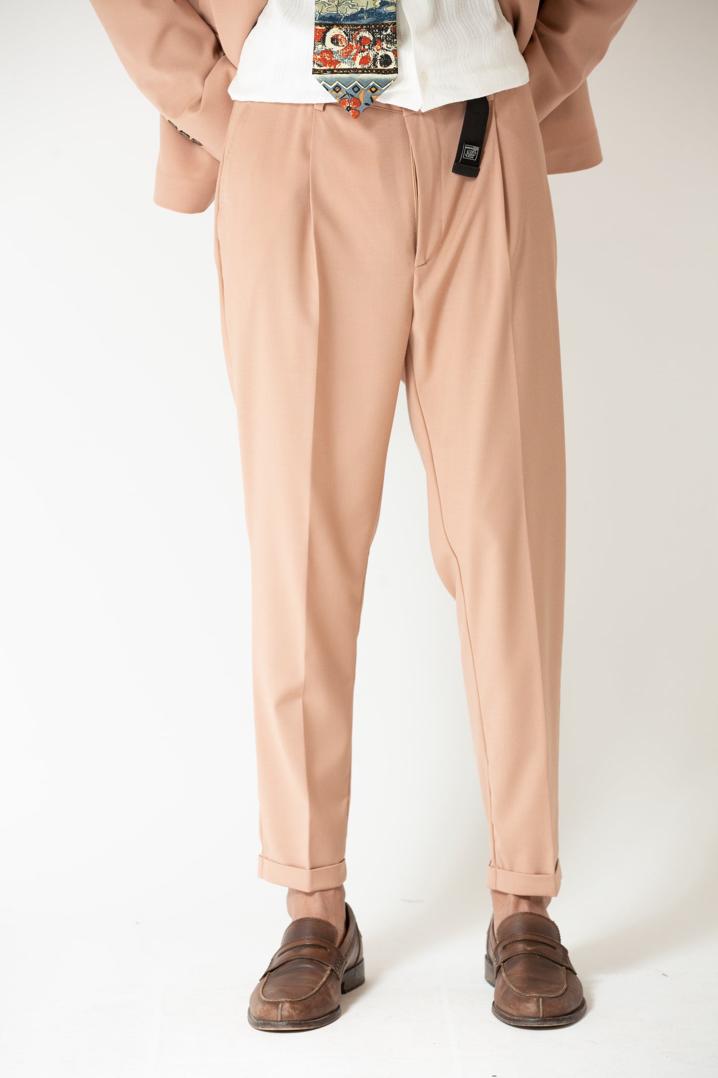 Pantalone rosa fondo stretto