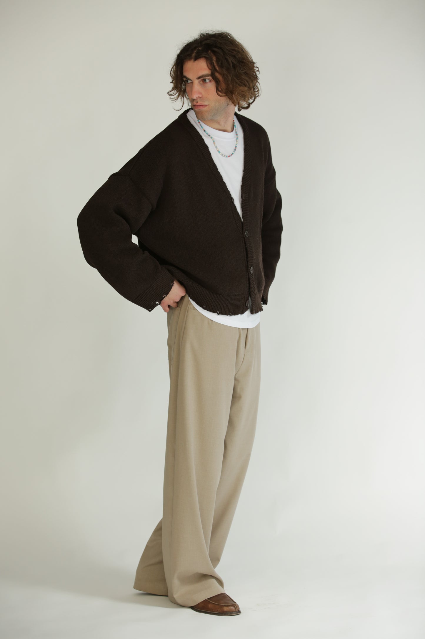 Cardigan crop taglio vivo marrone