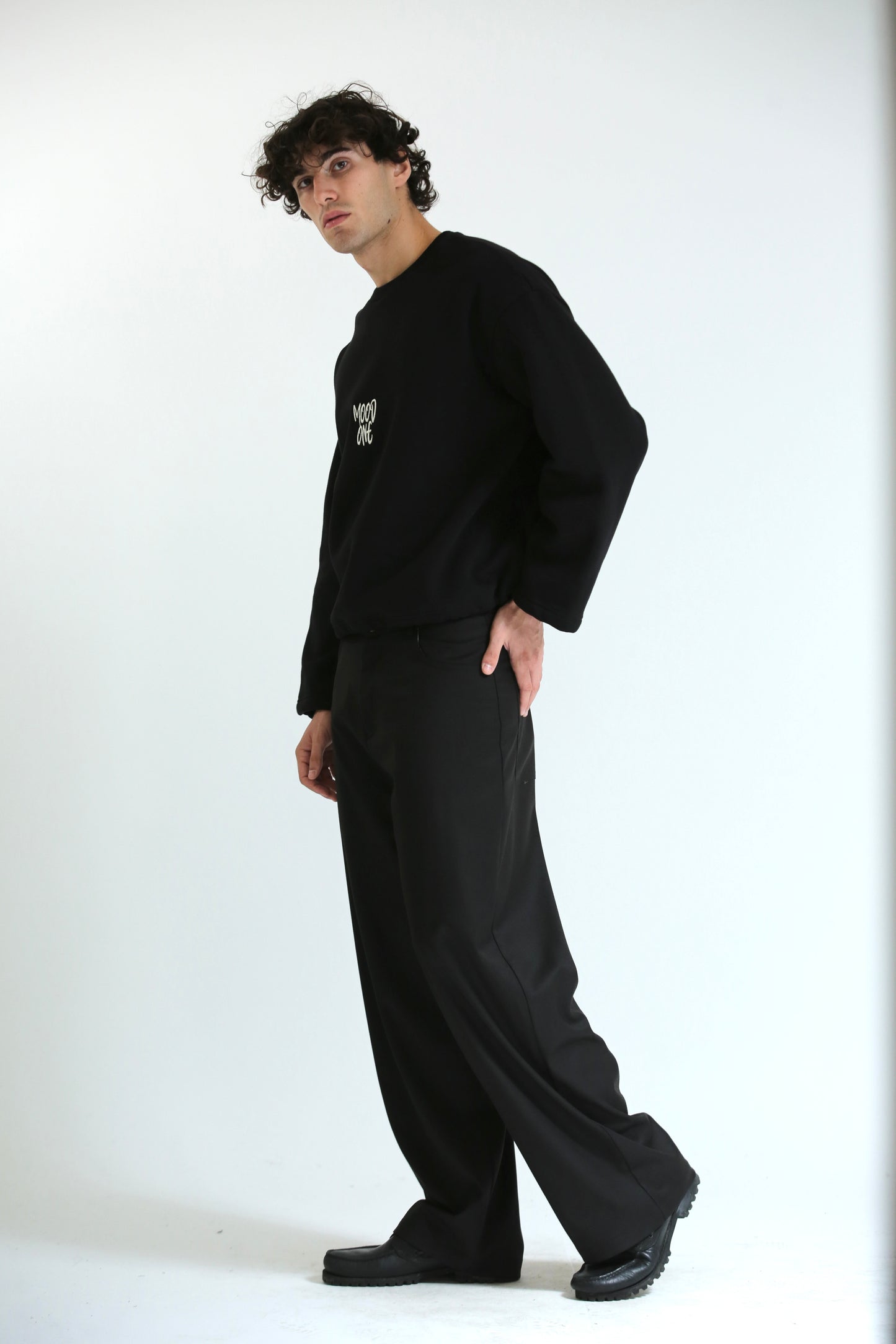 Felpa crop girocollo nero