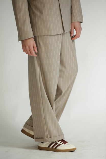 Pantalone vita alta fondo largo gessato beige