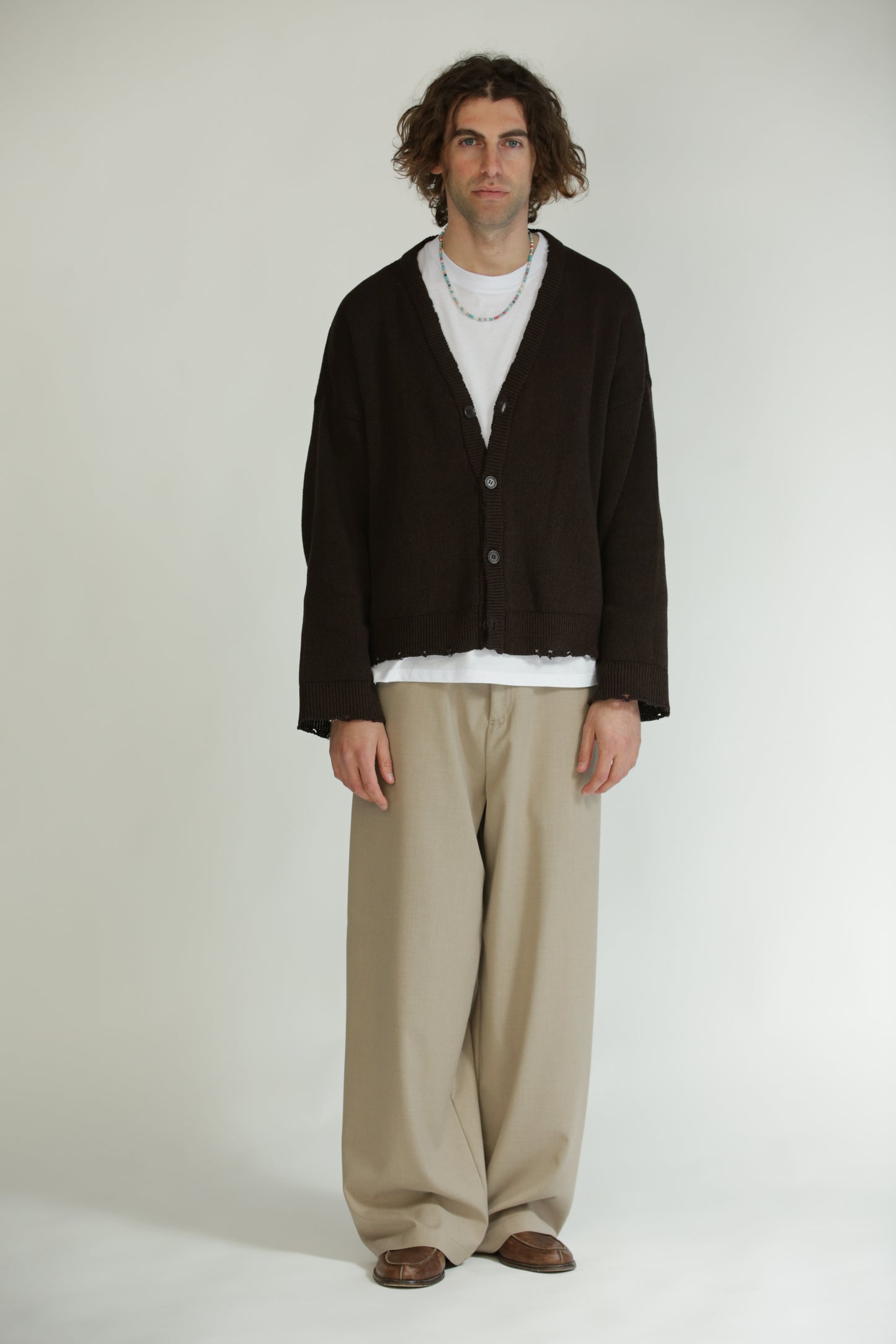 Cardigan crop taglio vivo marrone