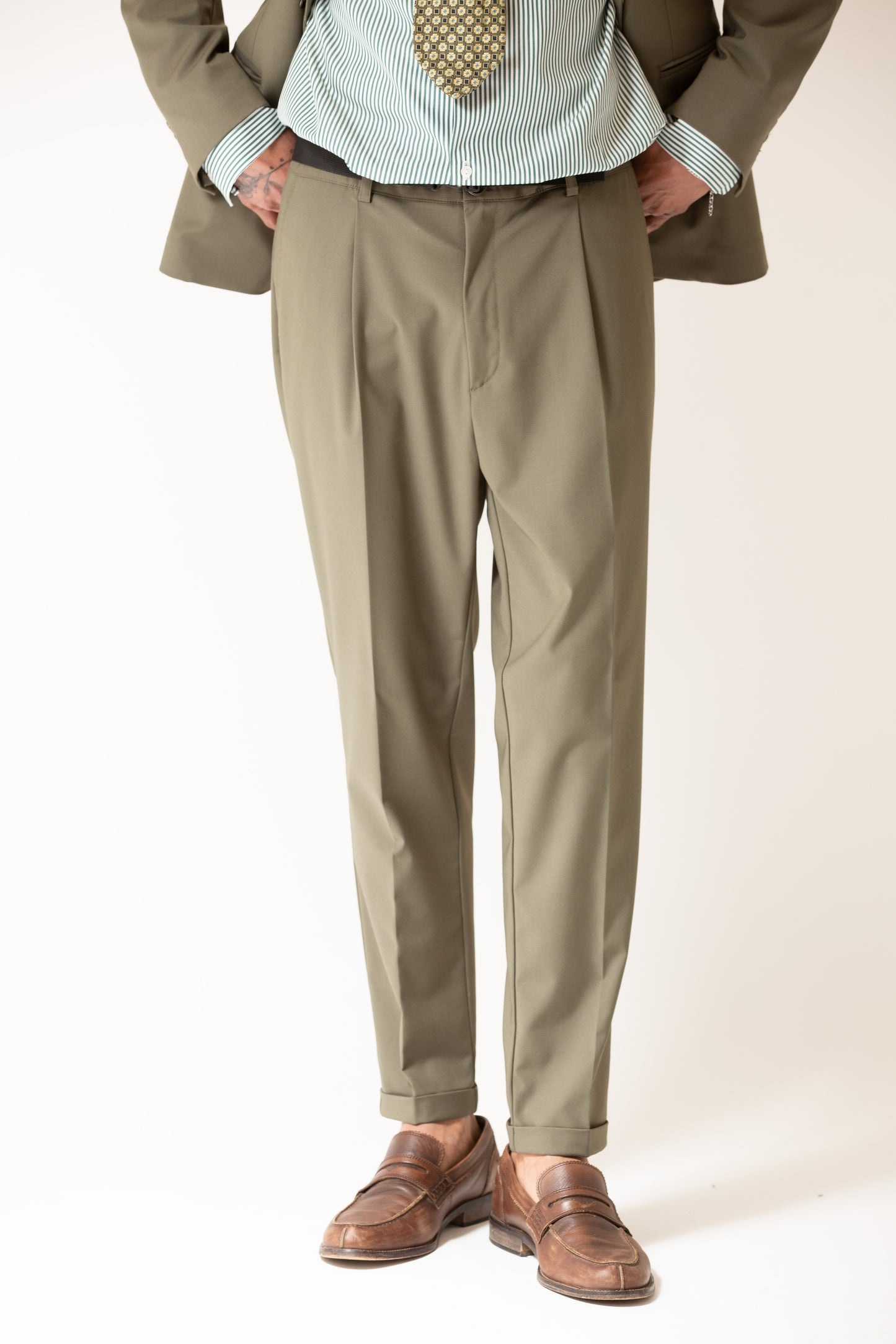Pantalone fondo stretto verde militare uomo