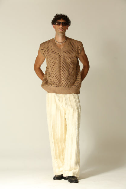 Smanicato traforato scollo V beige