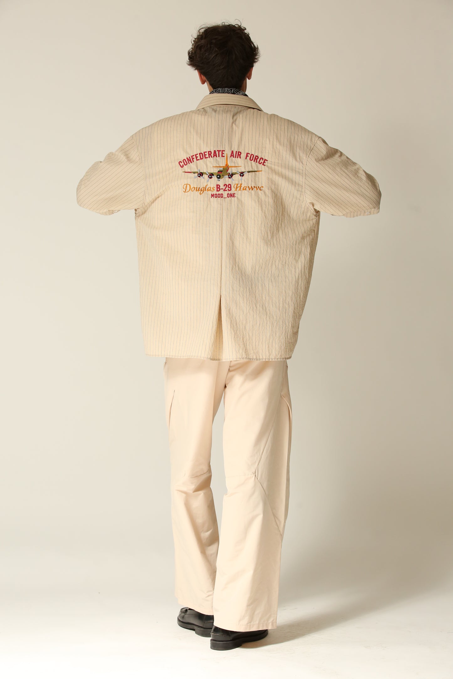Pantaloni nylon costruito