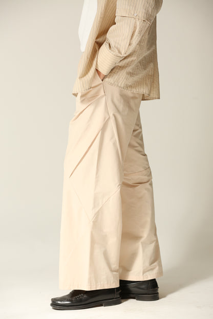 Pantaloni nylon costruito