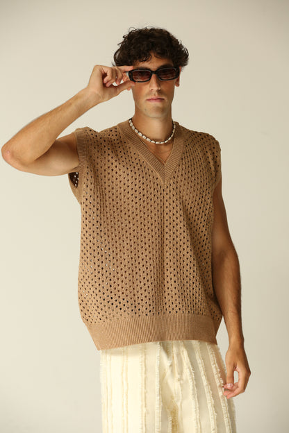 Smanicato traforato scollo V beige