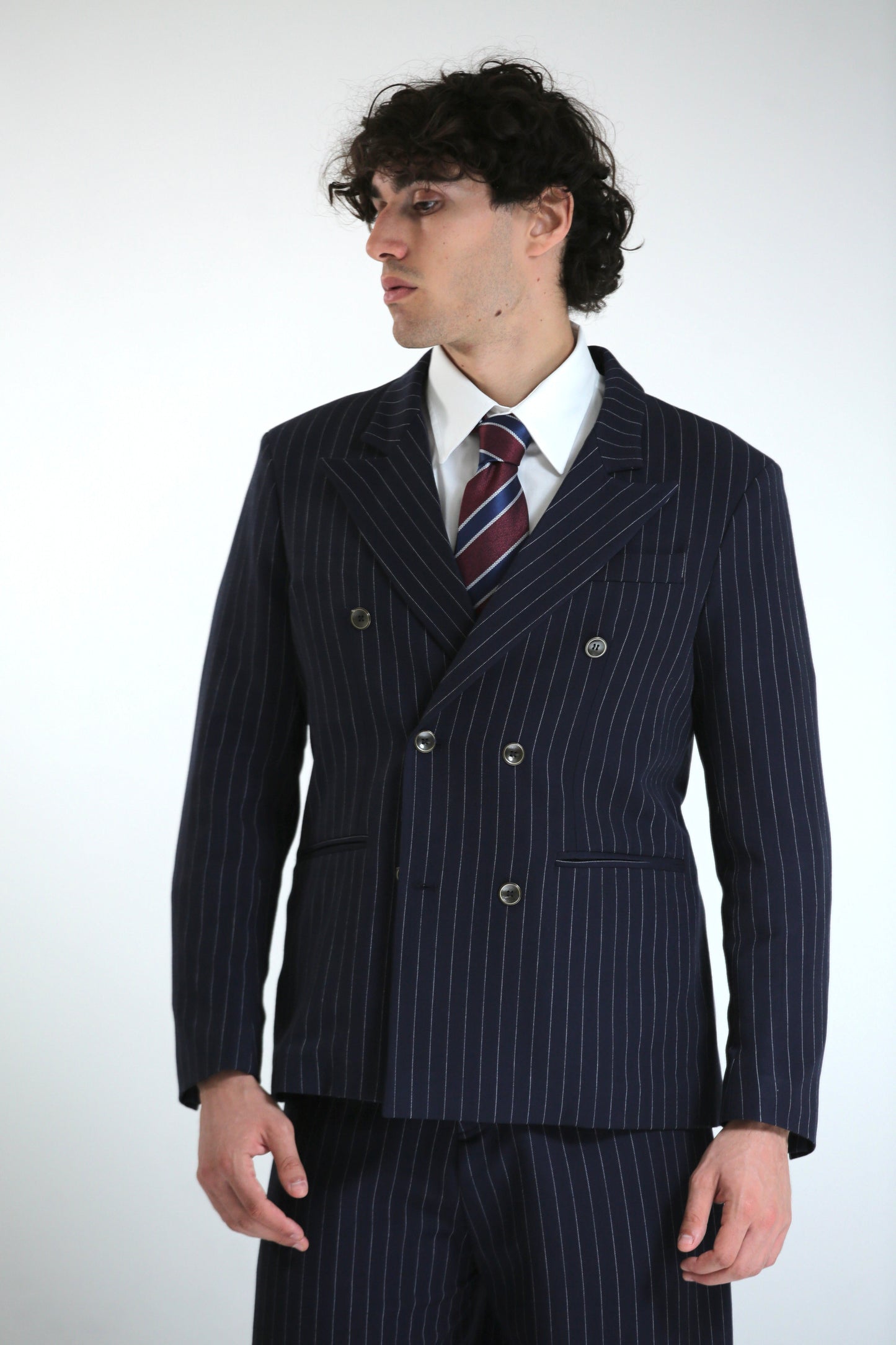 Camicia over sotto giacca bianca
