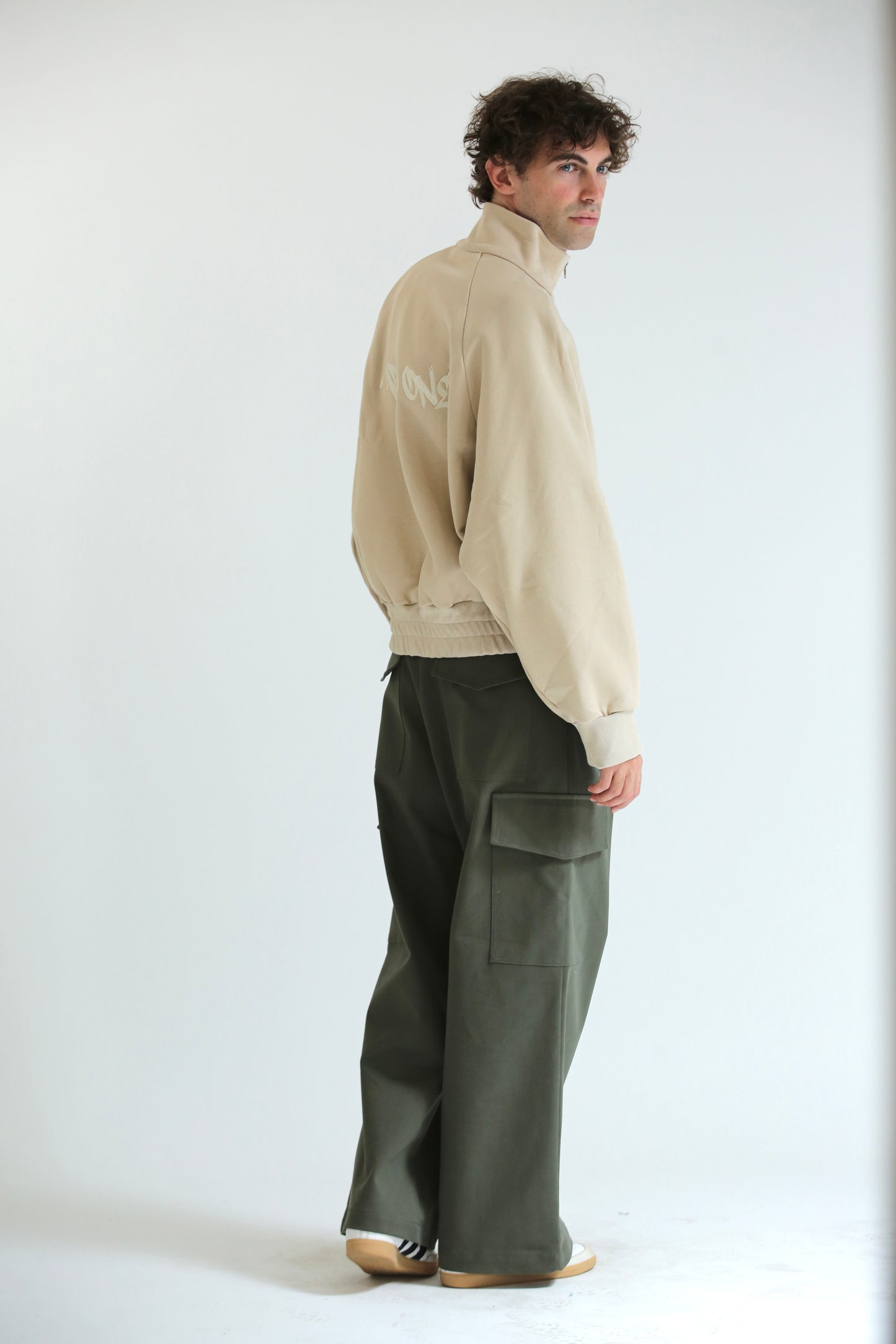 Felpa collo alto beige