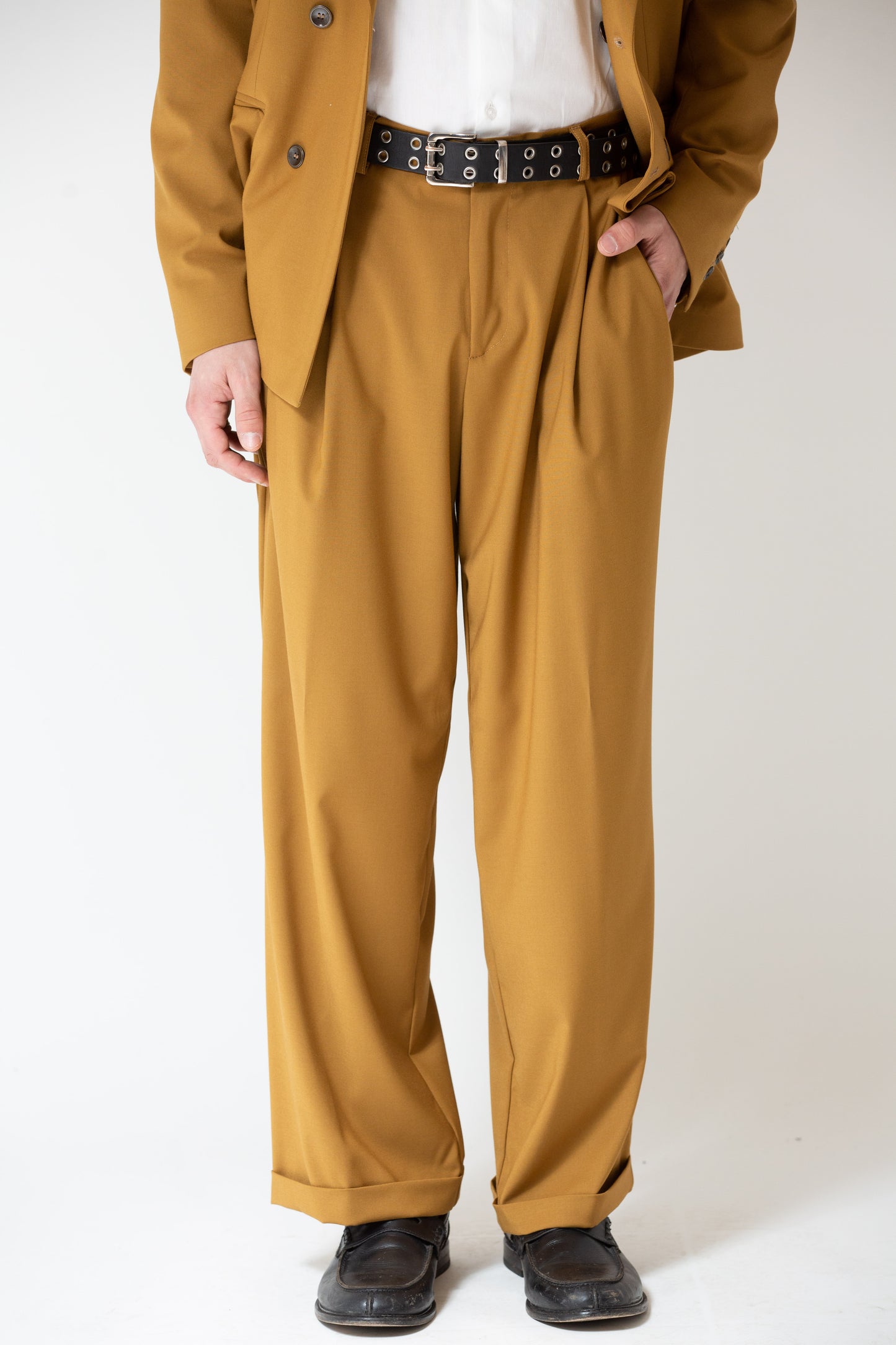 Pantalone vita alta fondo largo ocra