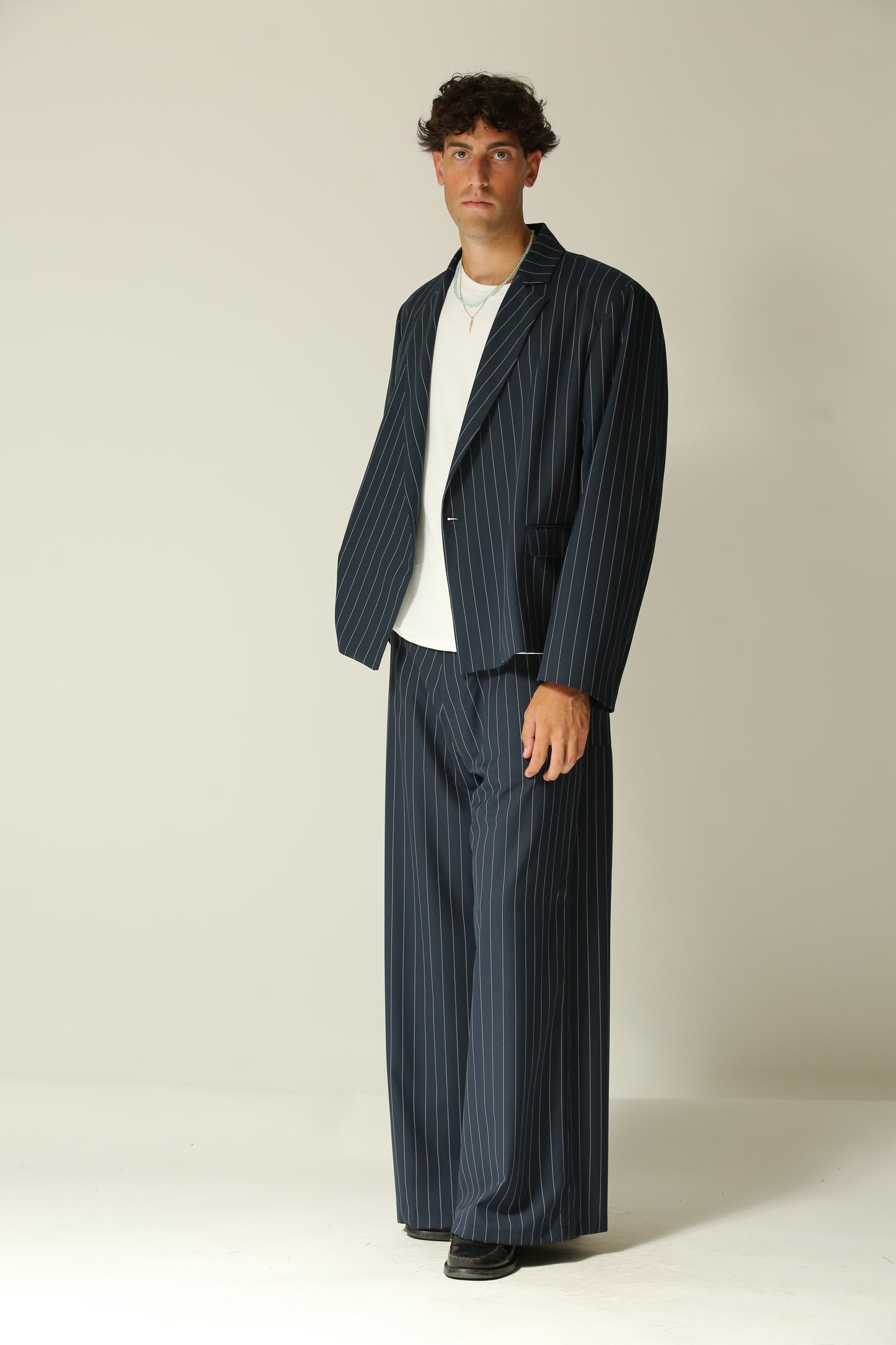 Giacca crop monopetto gessata blu