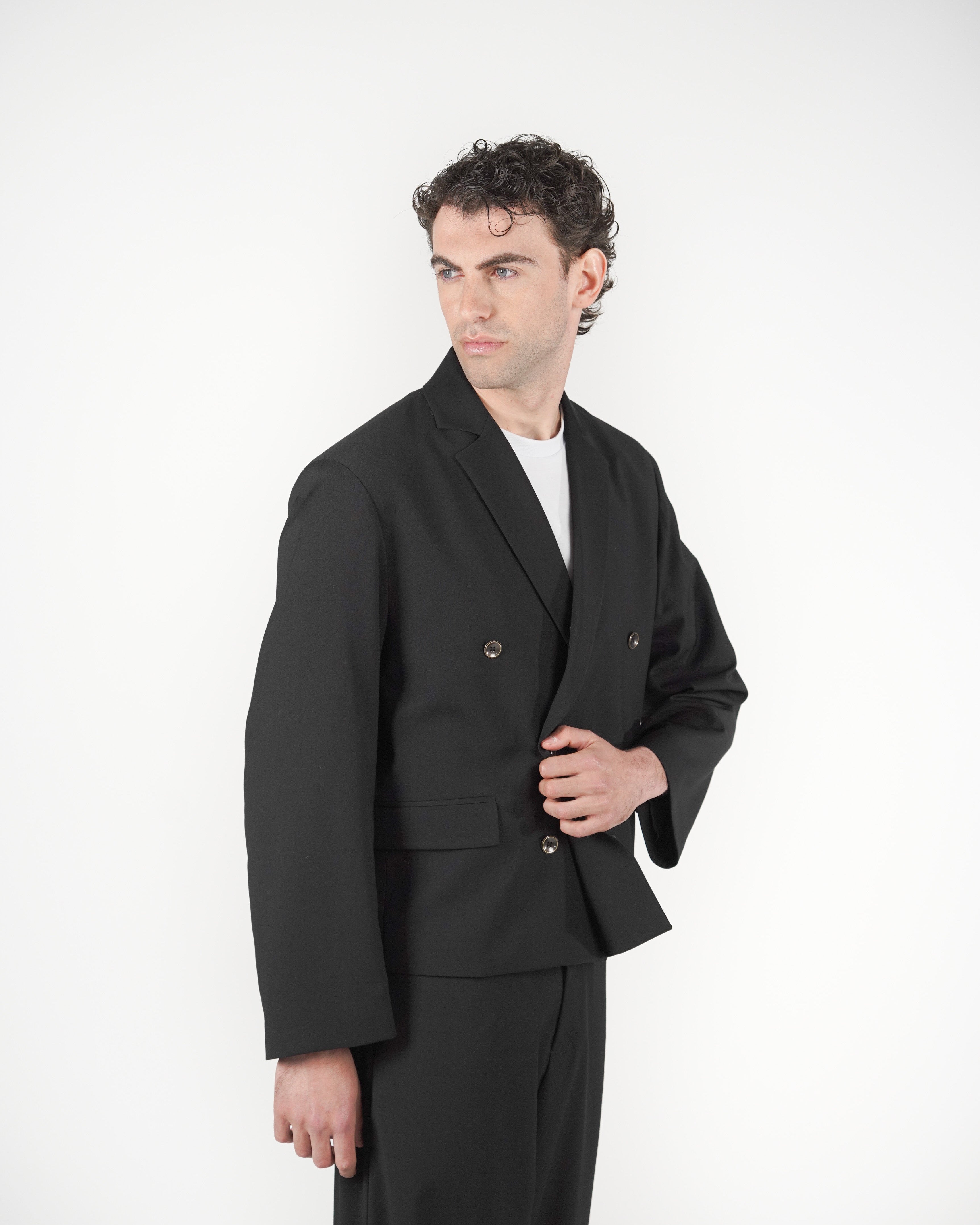 Giacca doppiopetto crop nera