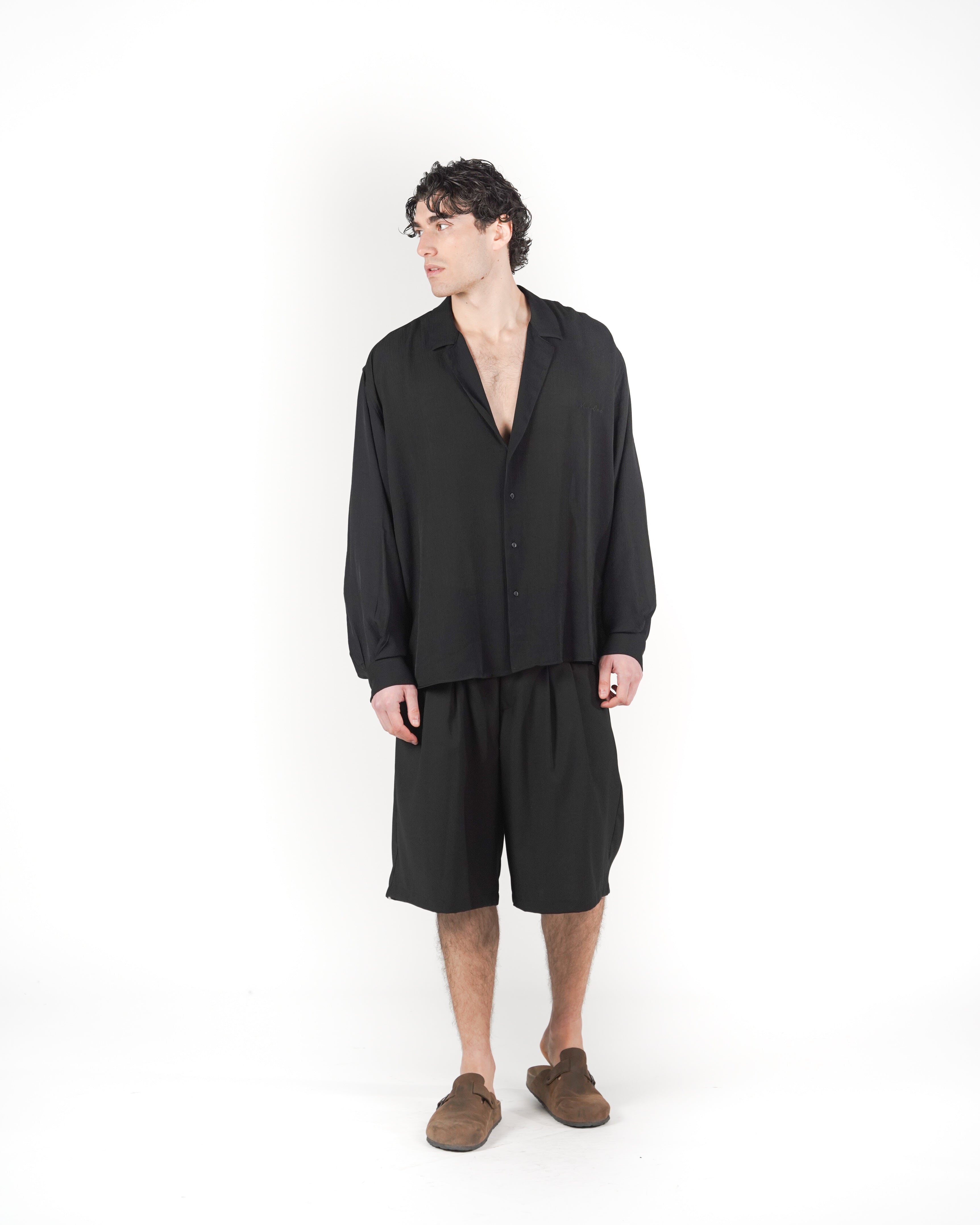 Camicia scollata nera