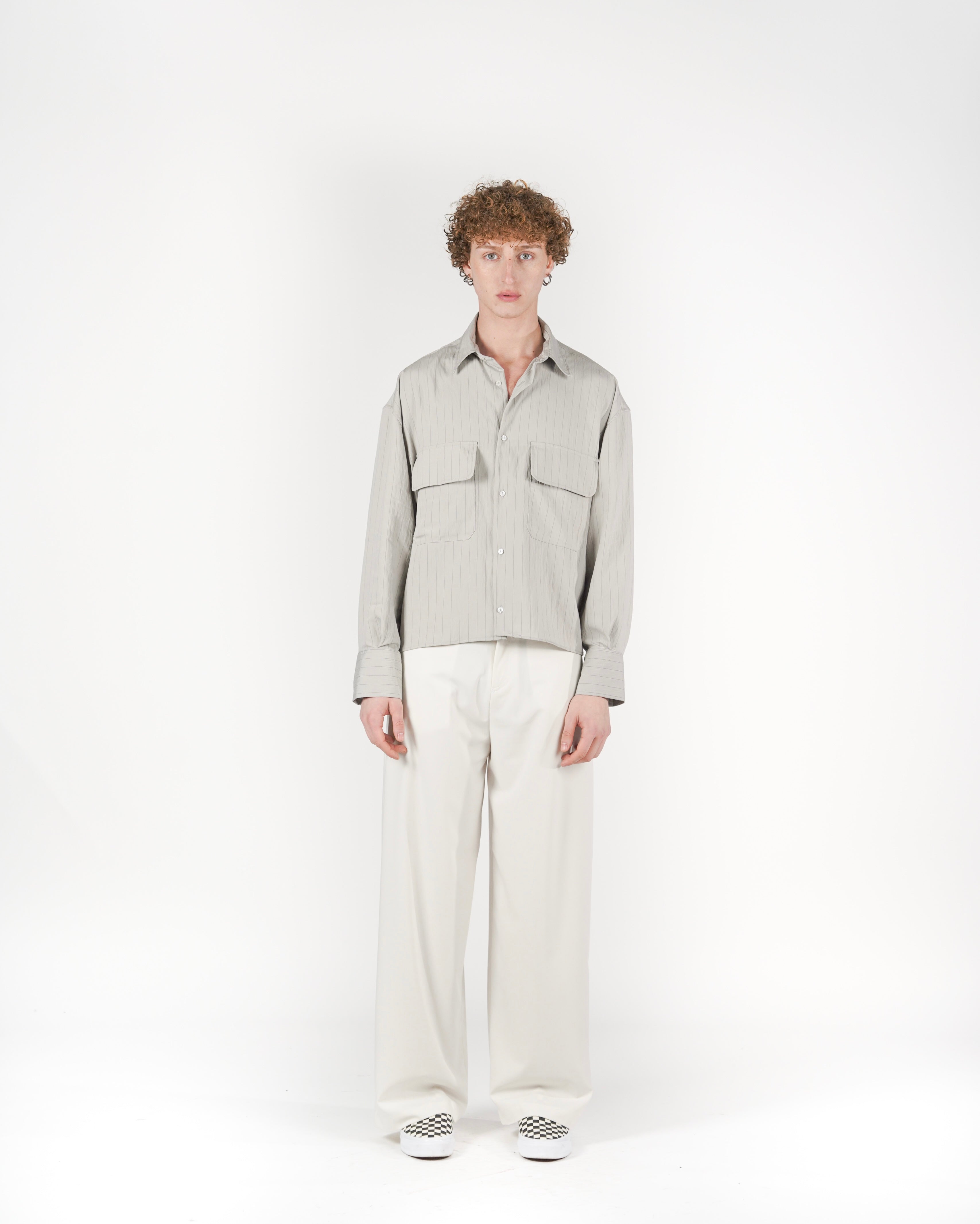 Camicia con tasche grigia