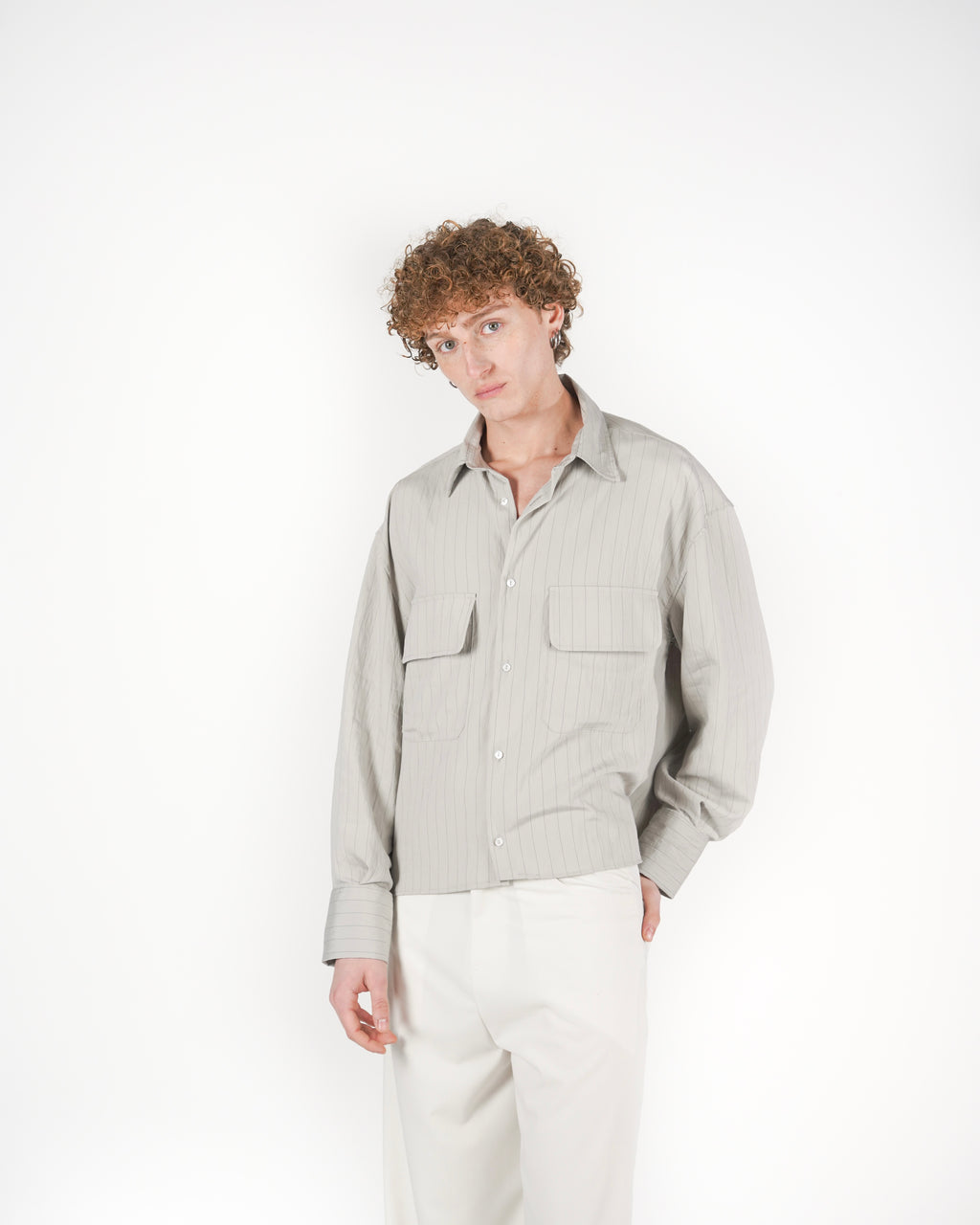 Camicia con tasche grigia
