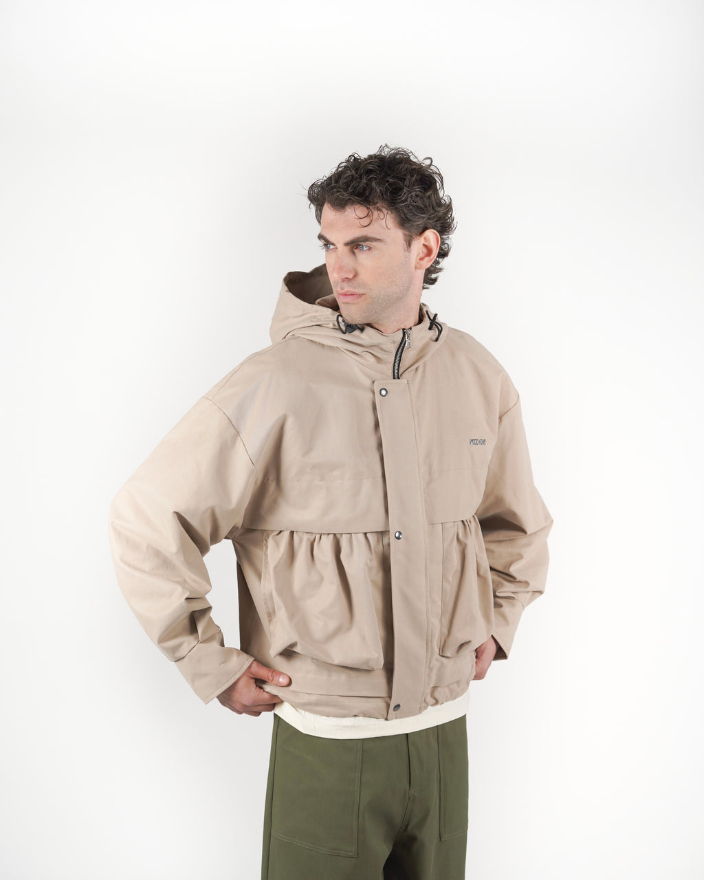 Giacca beige con cappuccio