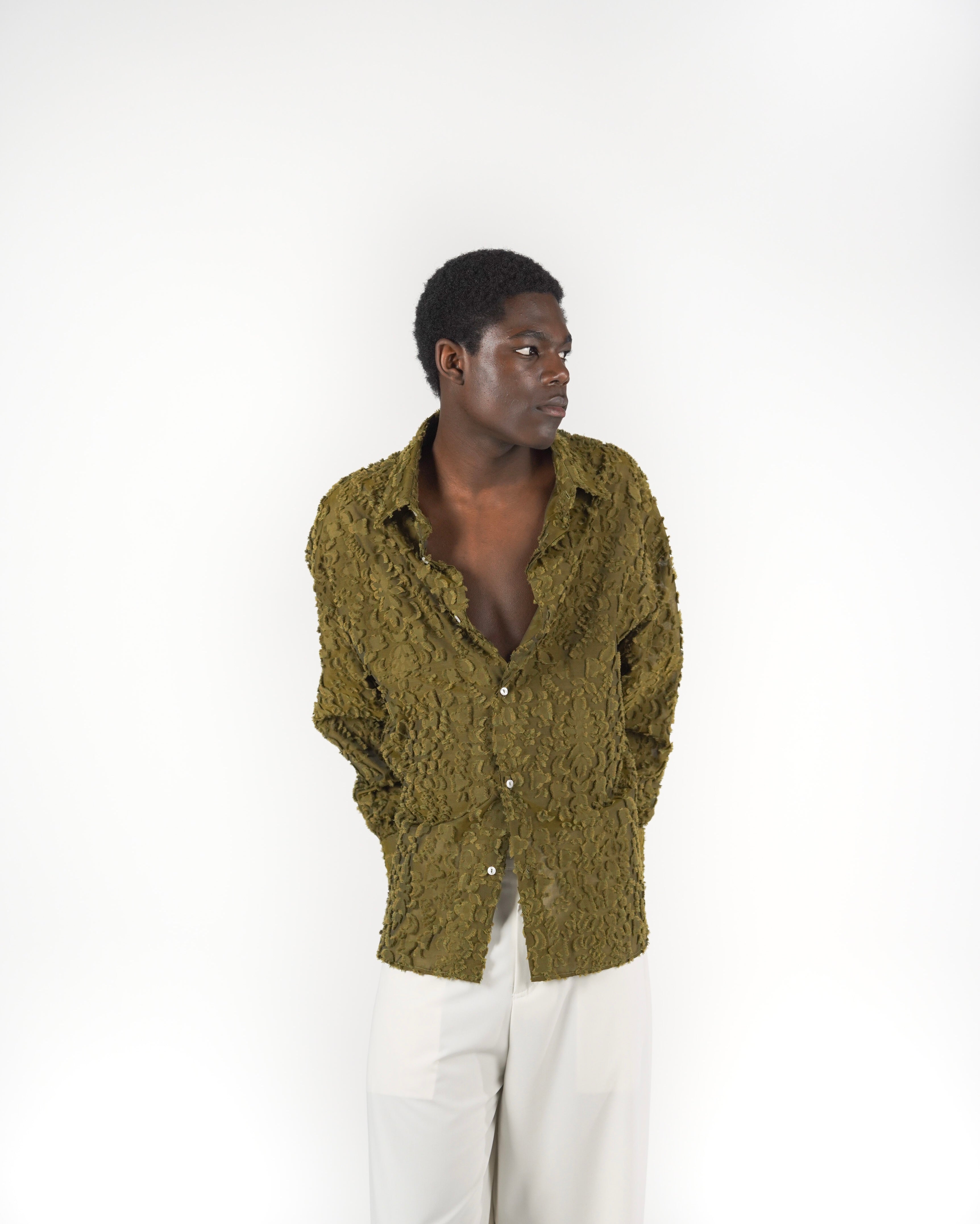 Camicia verde frangiata