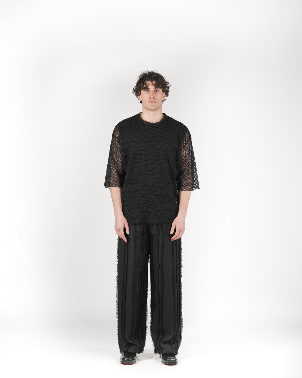 T-shirt traforata nera