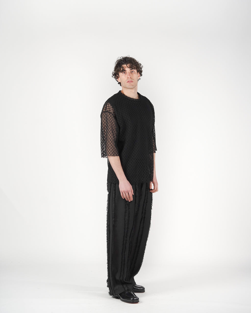 T-shirt traforata nera