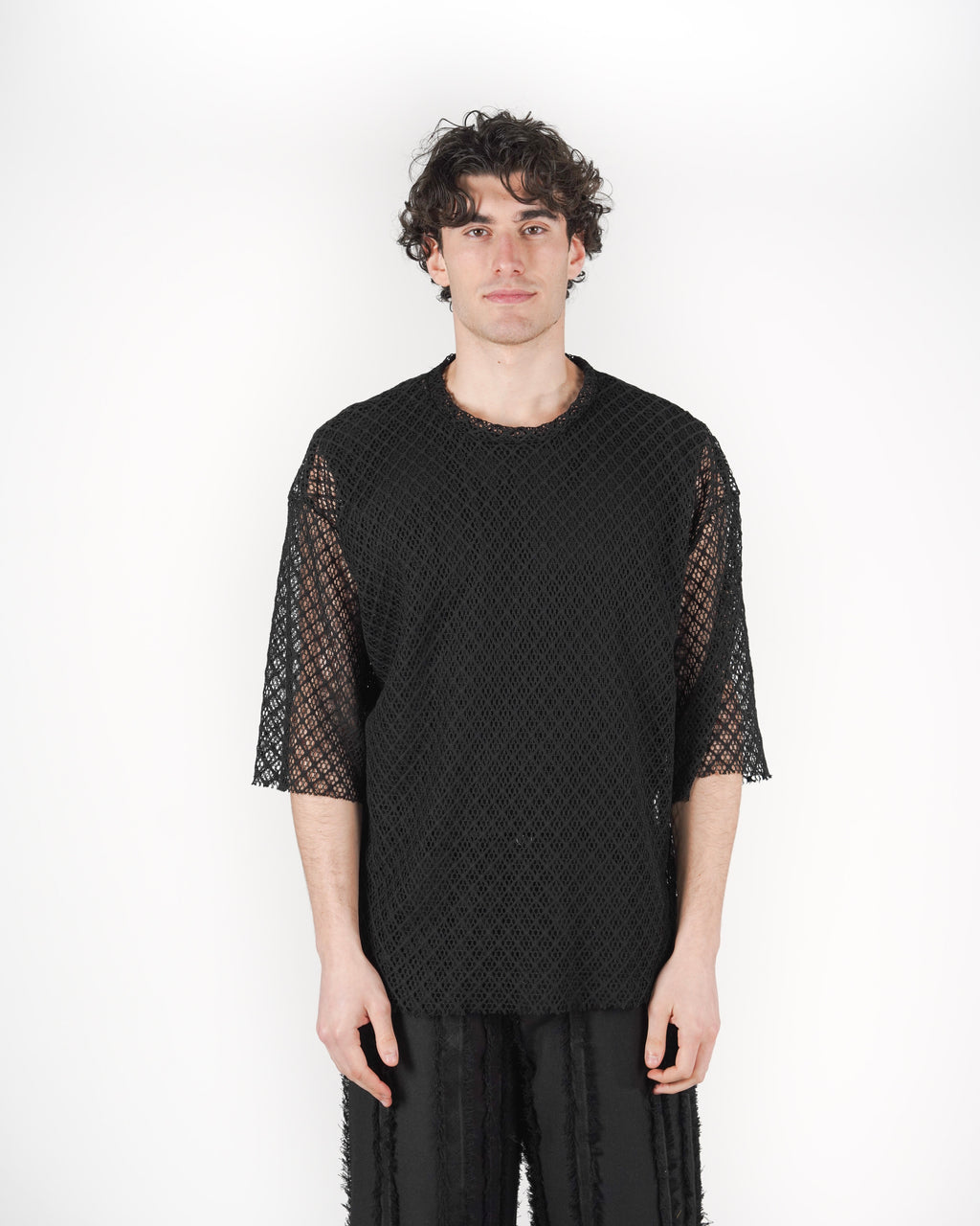 T-shirt traforata nera