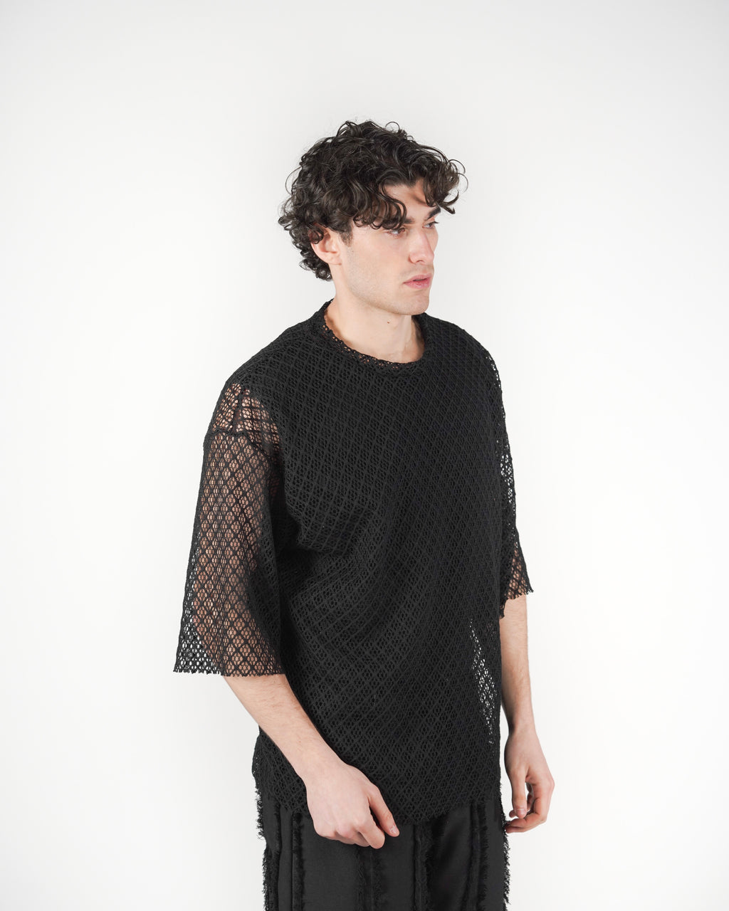T-shirt traforata nera
