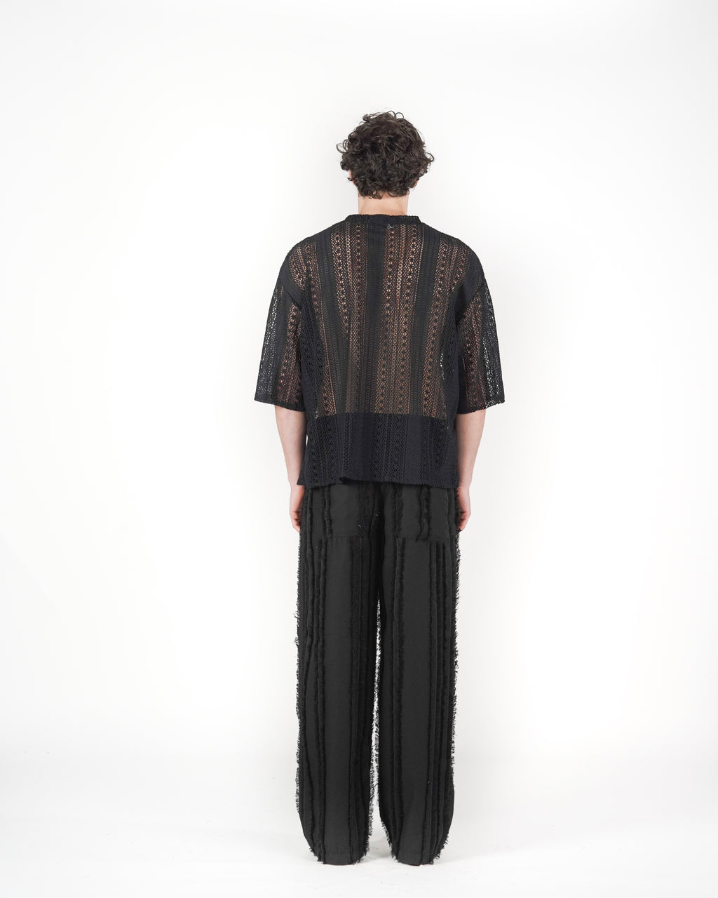 T-shirt etnica nera