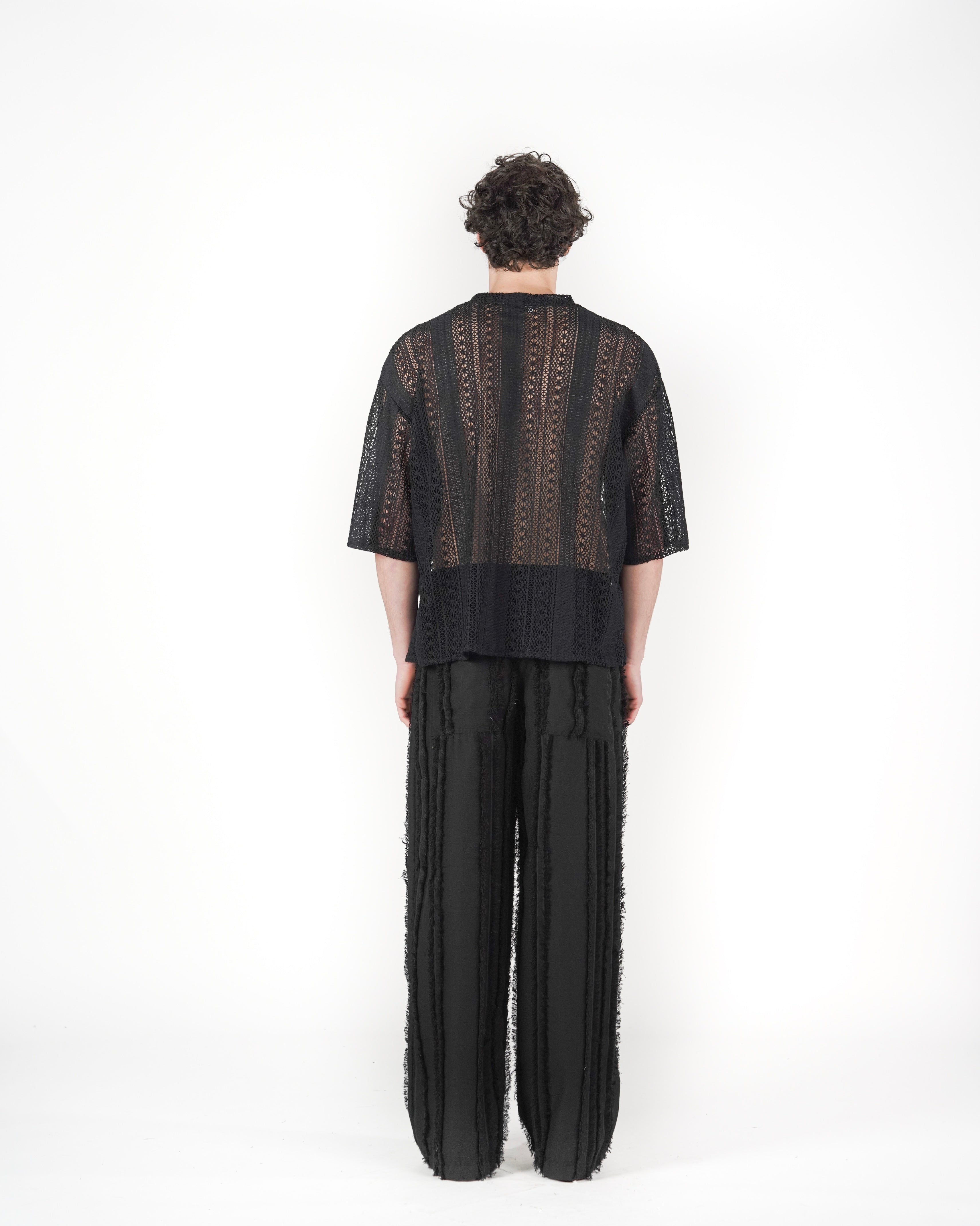 T-shirt etnica nera