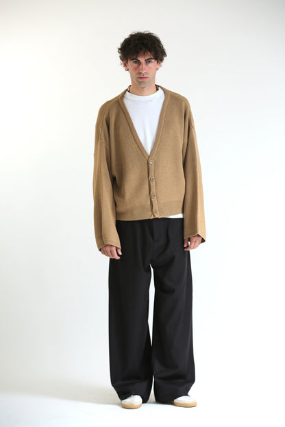 Cardigan crop over beige
