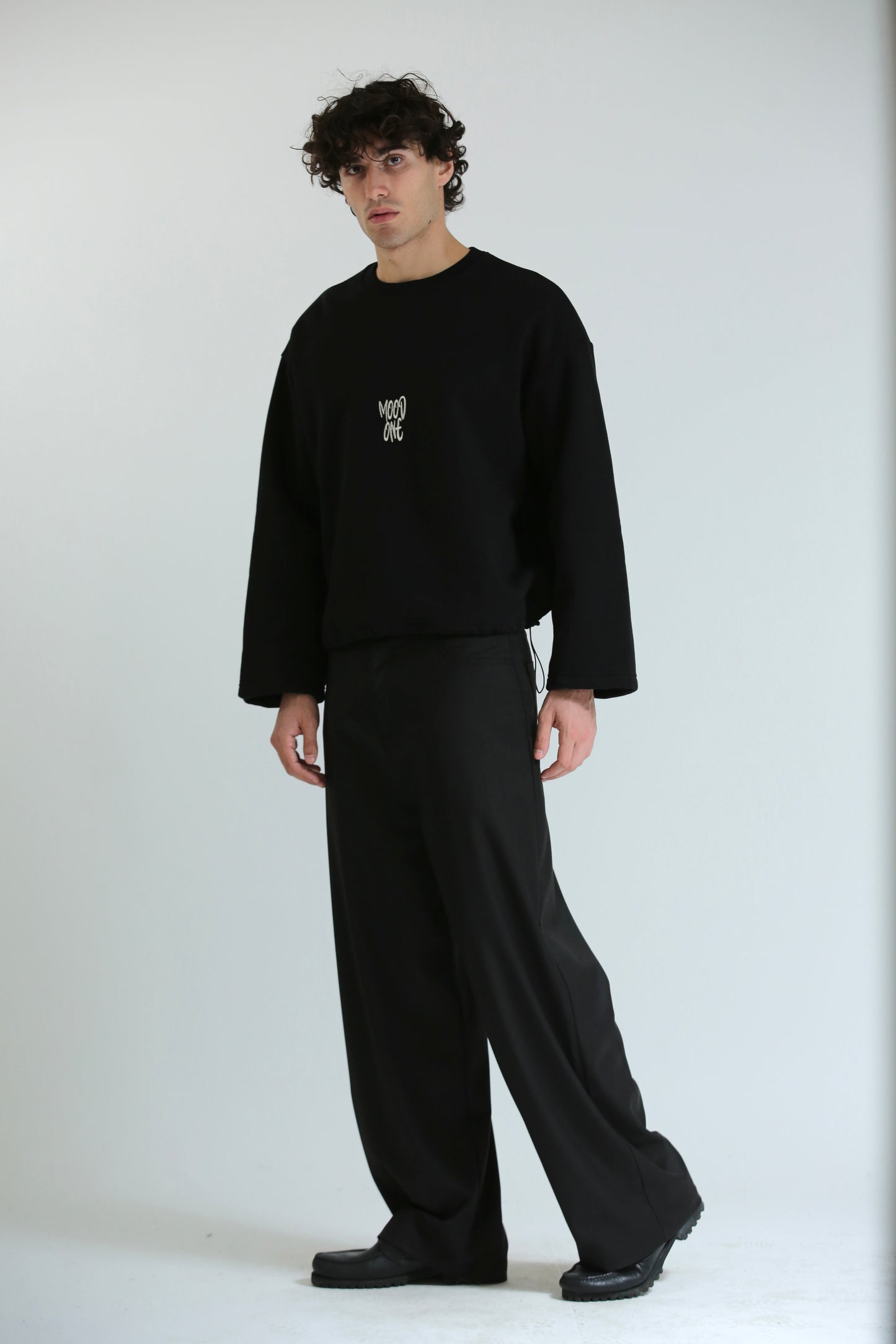 Felpa crop girocollo nero