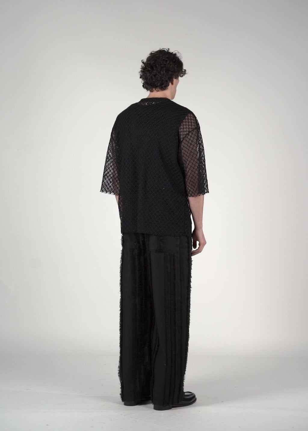T-shirt traforata nera