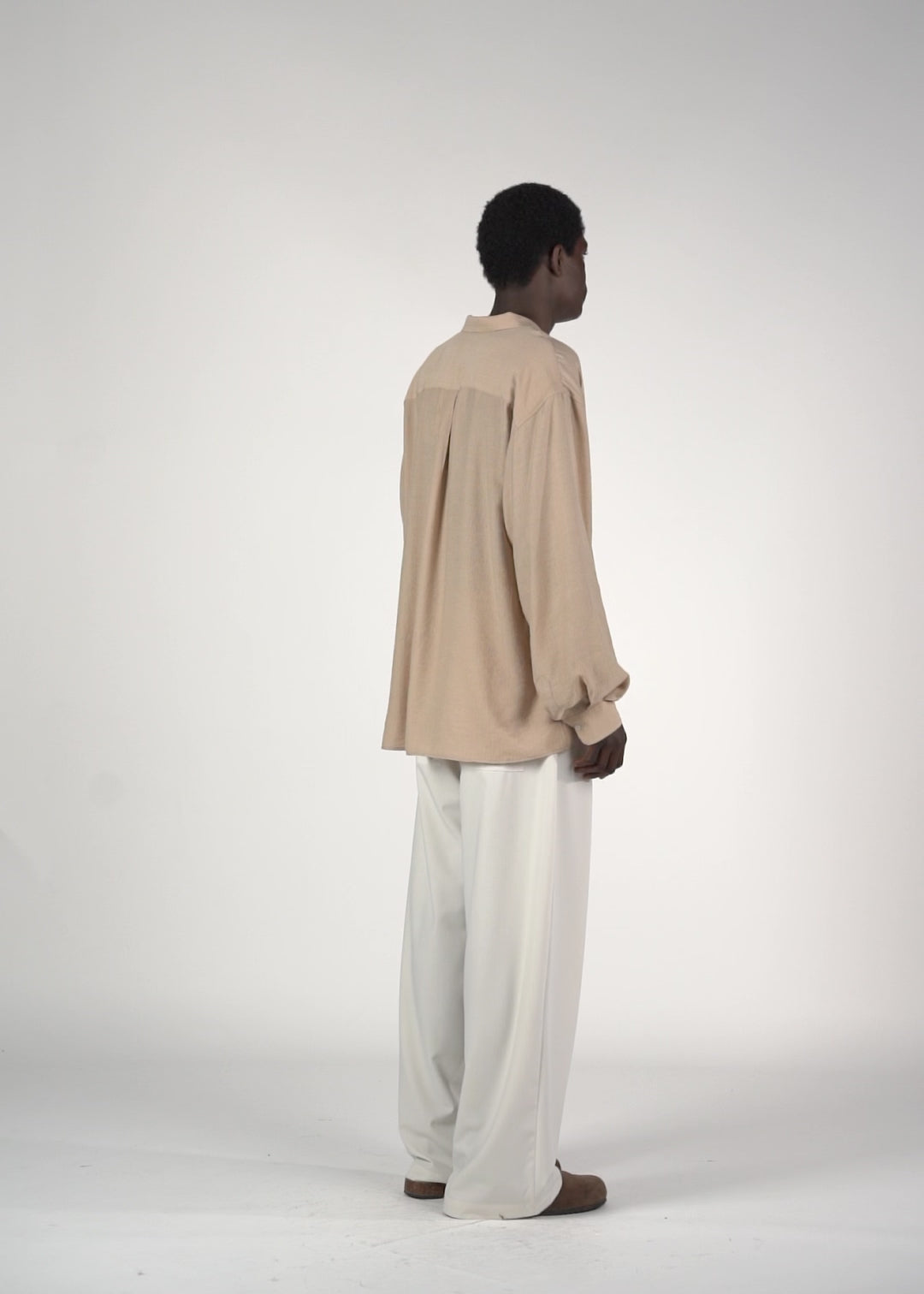 Camicia scollata beige